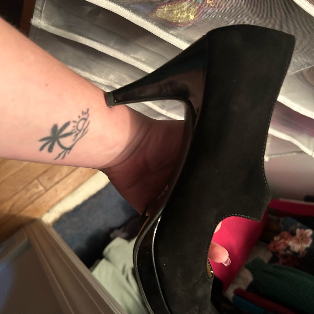 Black pair of suede Bandolino heels